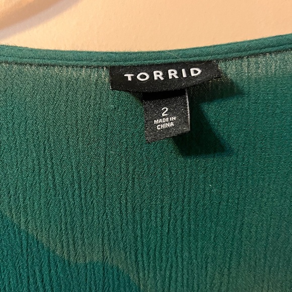 Torrid Green Lace Sleeve Blouse - Picture 11 of 15